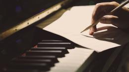 Image of a Piano: Make me a song!